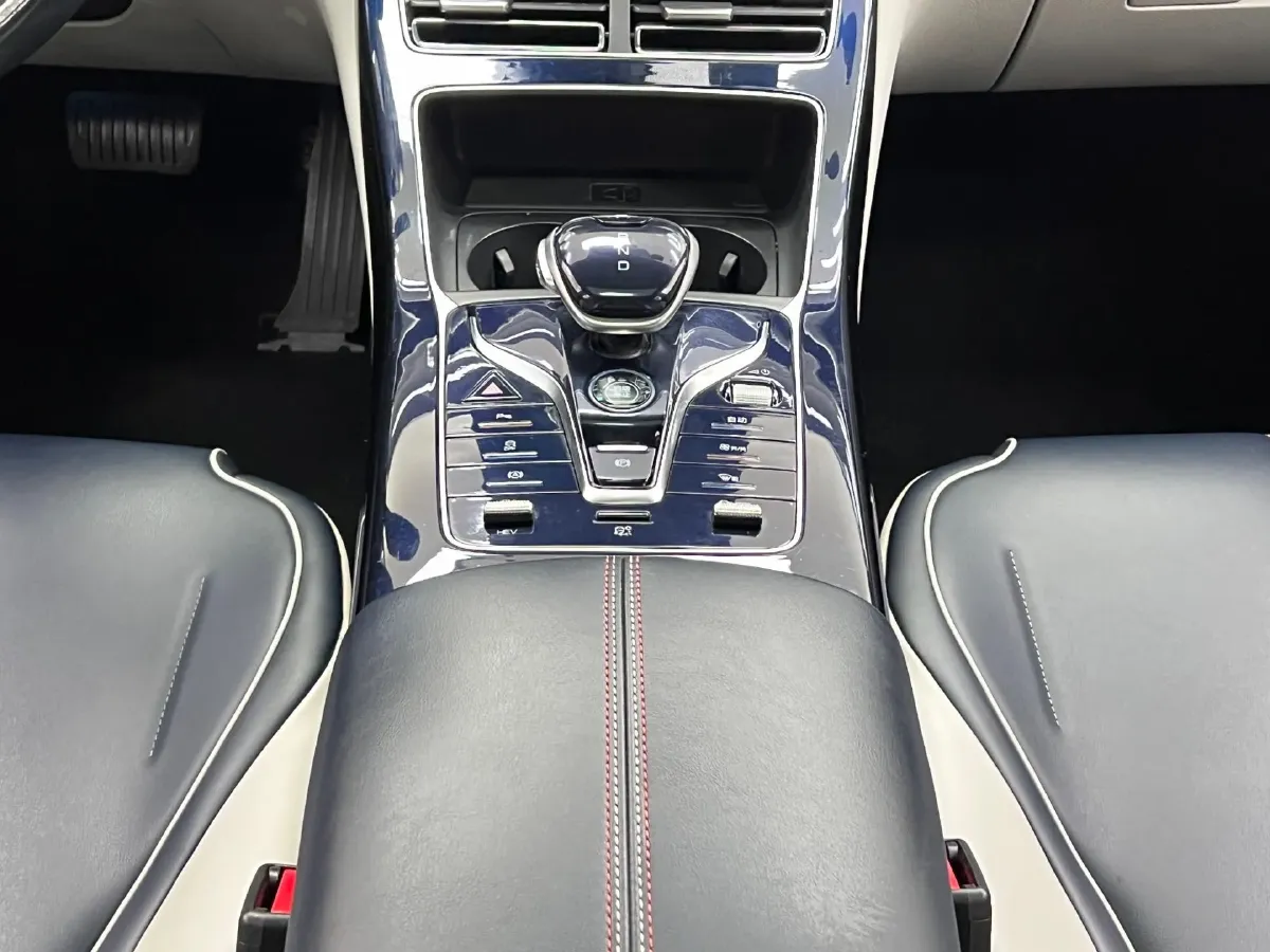 2021 Haval F7 1.5T 169HP L4 7DCT,autocango,china used car exporter,china ev exporter,chinese used car exporter,chinese used ev exporter