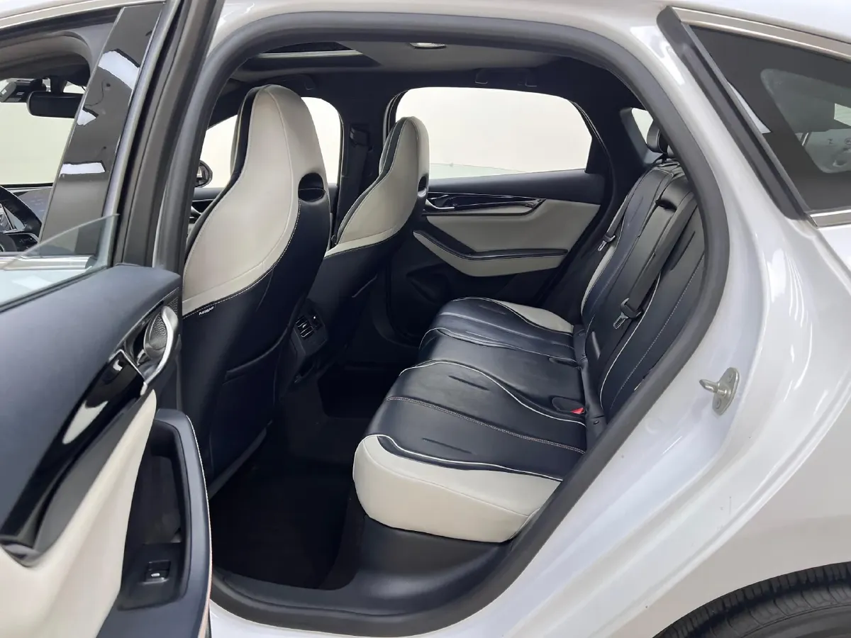 2021 Haval F7 1.5T 169HP L4 7DCT,autocango,china used car exporter,china ev exporter,chinese used car exporter,chinese used ev exporter