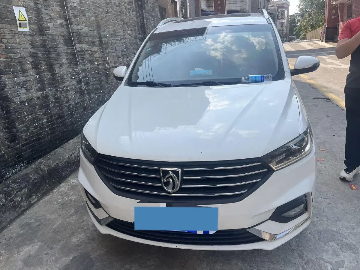 2018 BaoJun 360 1.5L 112HP L4 6MT,autocango,china used car exporter,china ev exporter,chinese used car exporter,chinese used ev exporter