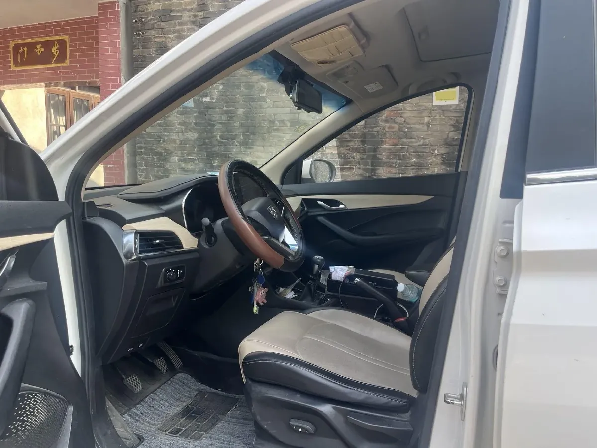 2018 BaoJun 360 1.5L 112HP L4 6MT,autocango,china used car exporter,china ev exporter,chinese used car exporter,chinese used ev exporter