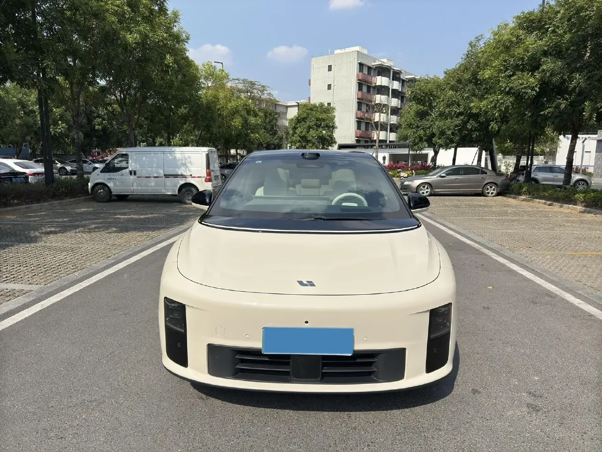2025 Li i6 BEV,autocango,china used car exporter,china ev exporter,chinese used car exporter,chinese used ev exporter