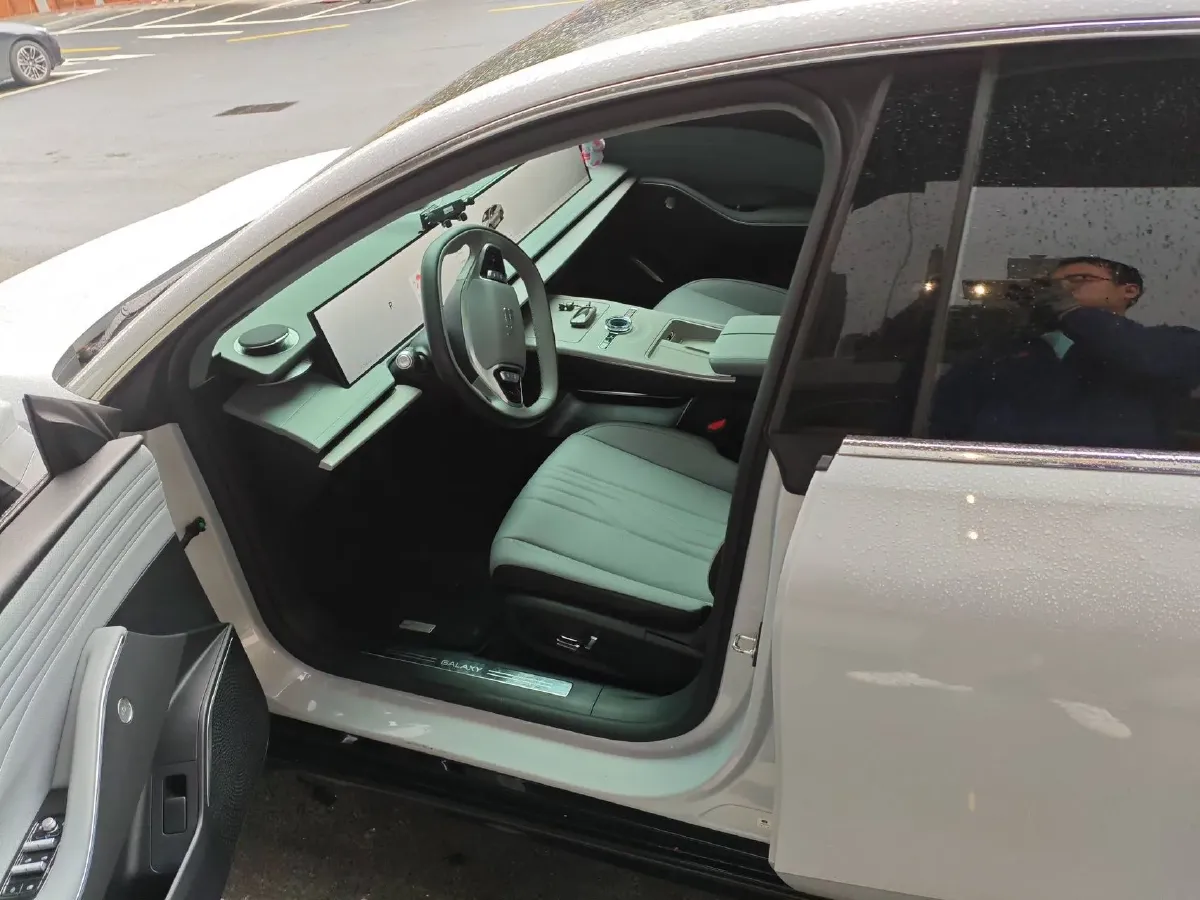 2024 Geely Galaxy E8 BEV 62KWH,autocango,china used car exporter,china ev exporter,chinese used car exporter,chinese used ev exporter