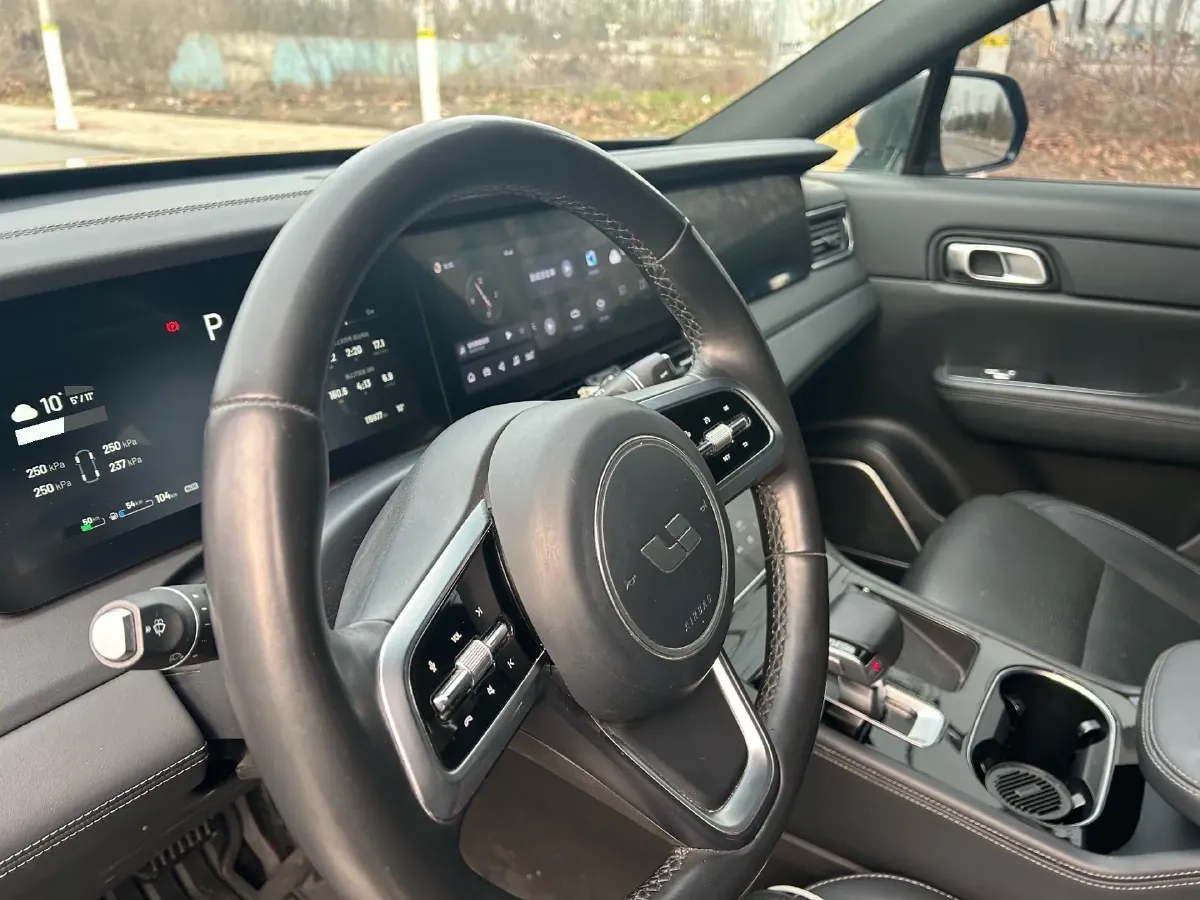 2021 Li ONE Range Extended 131HP REEV 40.5KWH,autocango,china used car exporter,china ev exporter,chinese used car exporter,chinese used ev exporter