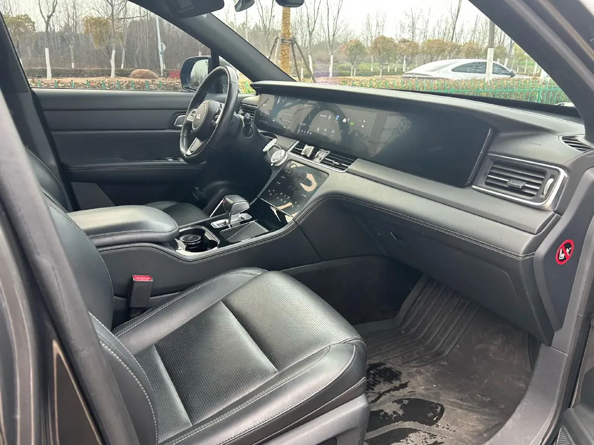 2021 Li ONE Range Extended 131HP REEV 40.5KWH,autocango,china used car exporter,china ev exporter,chinese used car exporter,chinese used ev exporter