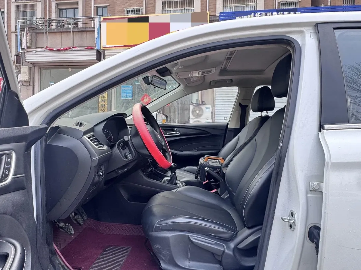 2019 Roewe i5 1.5L 120HP L4 5MT,autocango,china used car exporter,china ev exporter,chinese used car exporter,chinese used ev exporter