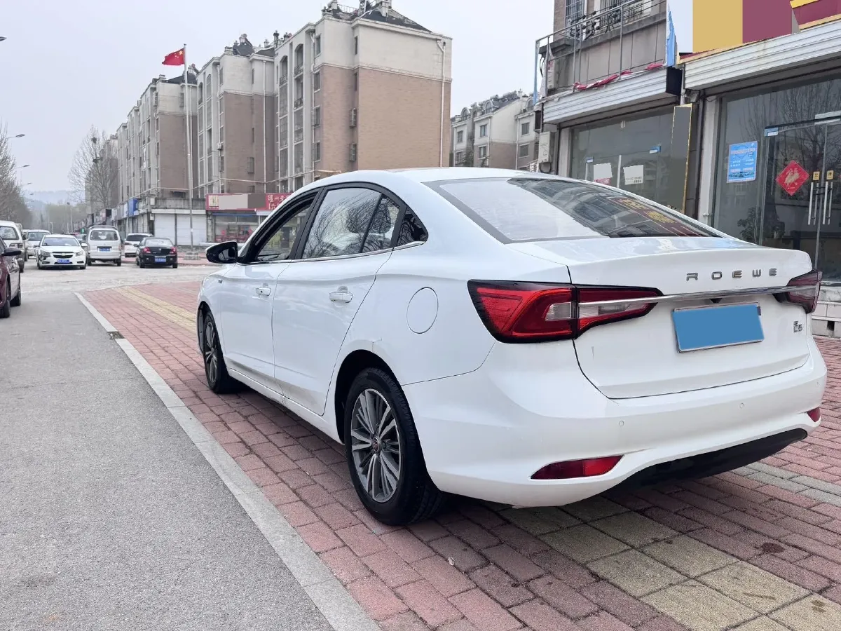 2019 Roewe i5 1.5L 120HP L4 5MT,autocango,china used car exporter,china ev exporter,chinese used car exporter,chinese used ev exporter