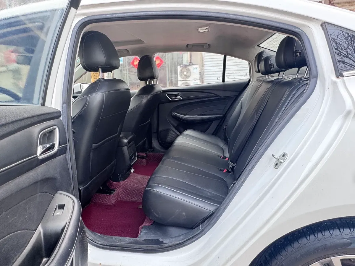2019 Roewe i5 1.5L 120HP L4 5MT,autocango,china used car exporter,china ev exporter,chinese used car exporter,chinese used ev exporter