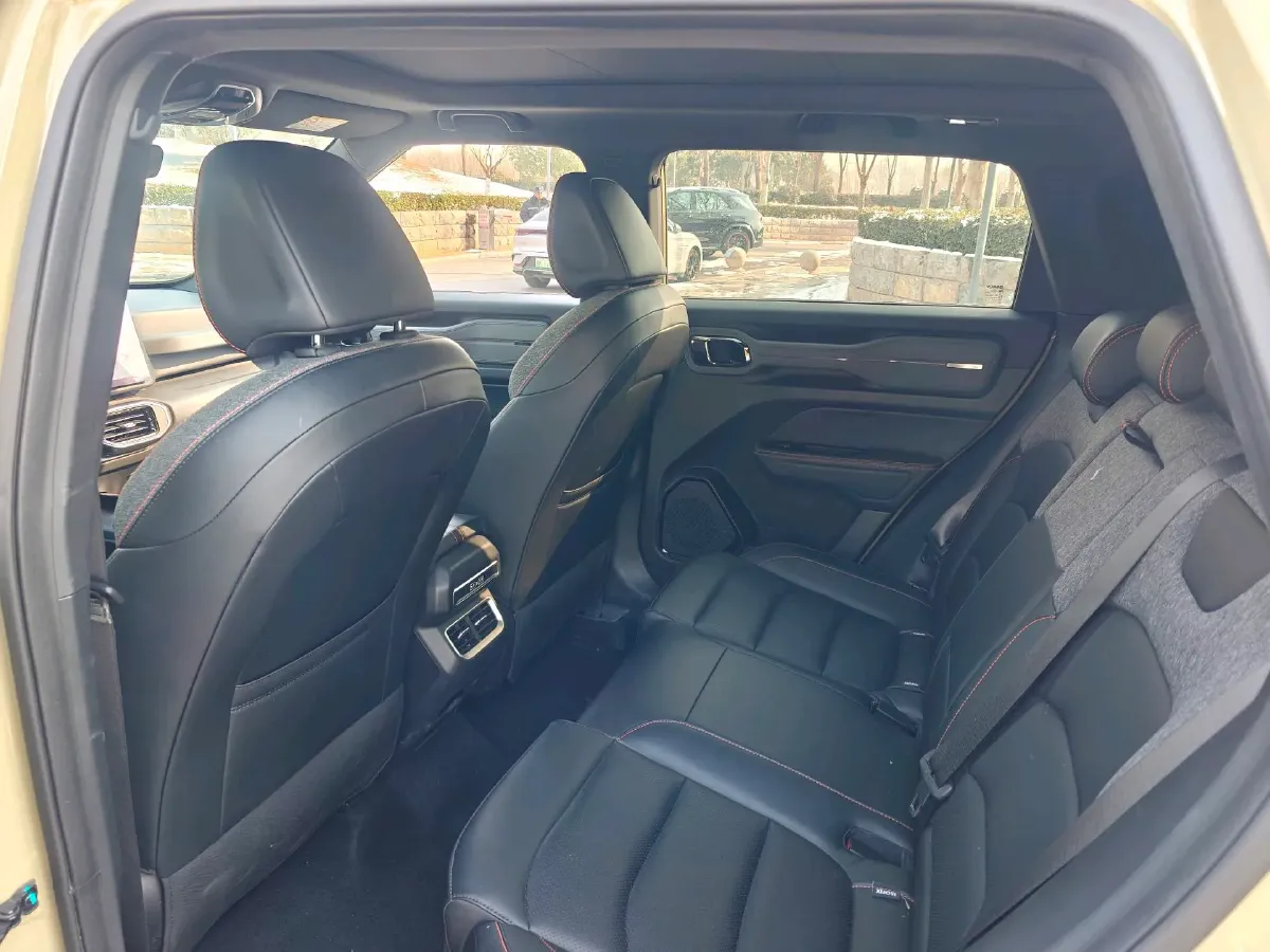 2025 Geely Cowboy 1.5T 181HP L4 7DCT,autocango,china used car exporter,china ev exporter,chinese used car exporter,chinese used ev exporter