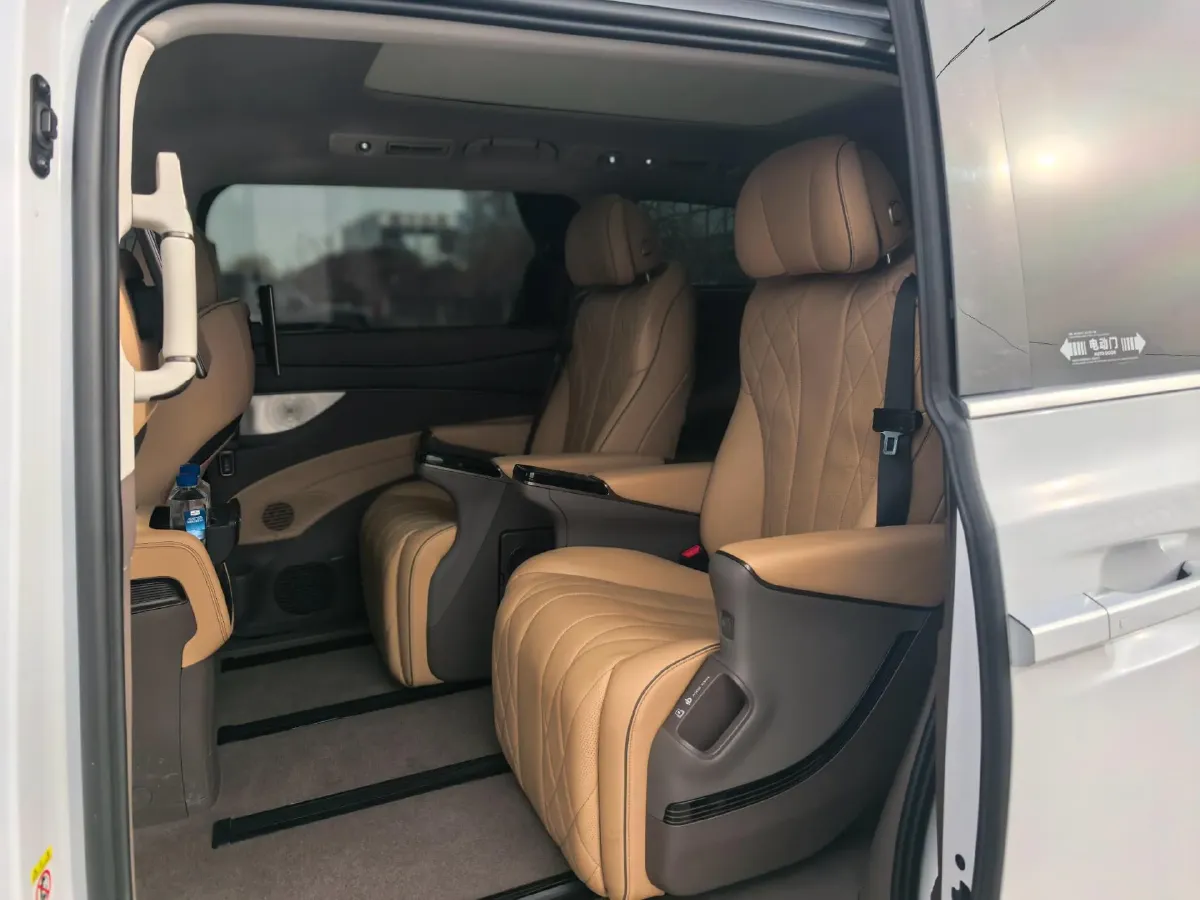 2022 Mercedes-Benz GLC Class 2.0T 197HP L4 9AT,autocango,china used car exporter,china ev exporter,chinese used car exporter,chinese used ev exporter