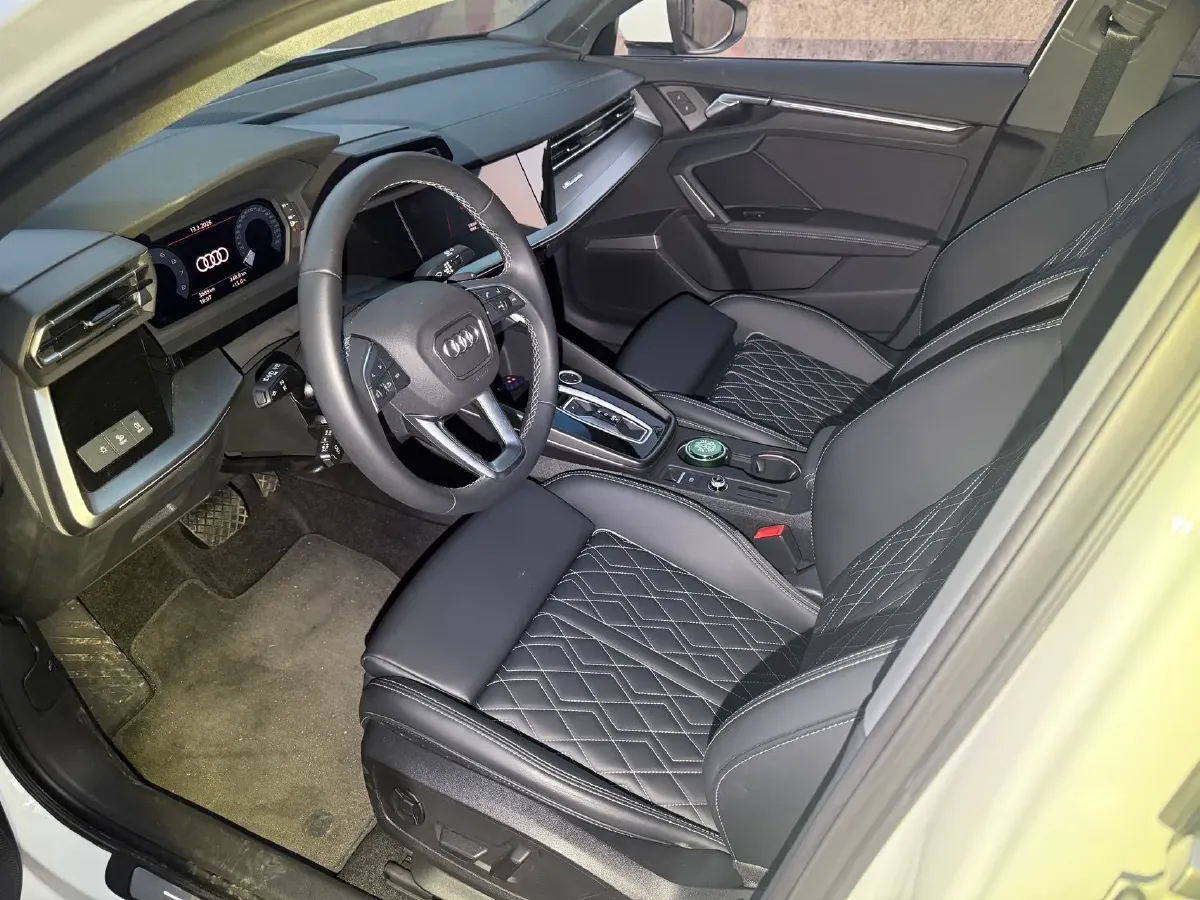 2025 Audi A3 1.5T 160HP L4 7DCT,autocango,china used car exporter,china ev exporter,chinese used car exporter,chinese used ev exporter