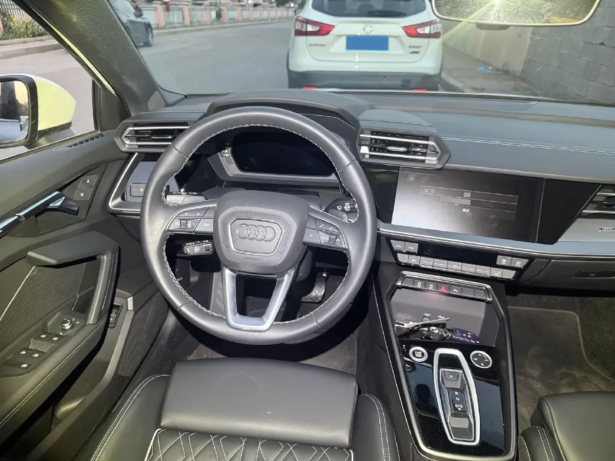 2025 Audi A3 1.5T 160HP L4 7DCT,autocango,china used car exporter,china ev exporter,chinese used car exporter,chinese used ev exporter