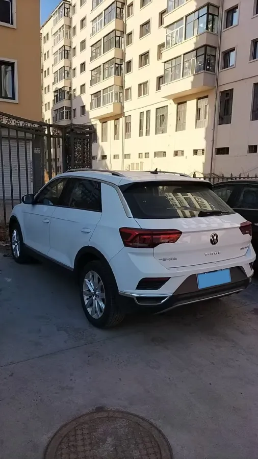 2021 Volkswagen T-Roc 1.4T 150HP L4 7DCT,autocango,china used car exporter,china ev exporter,chinese used car exporter,chinese used ev exporter