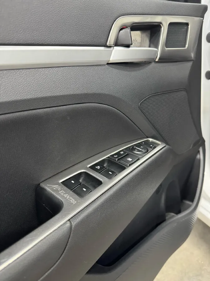 2016 Hyundai Elantra 1.6L 130HP L4 6AT,autocango,china used car exporter,china ev exporter,chinese used car exporter,chinese used ev exporter