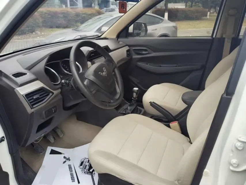 2019 WuLing HongGuang 1.5L 99HP L4 6MT,autocango,china used car exporter,china ev exporter,chinese used car exporter,chinese used ev exporter