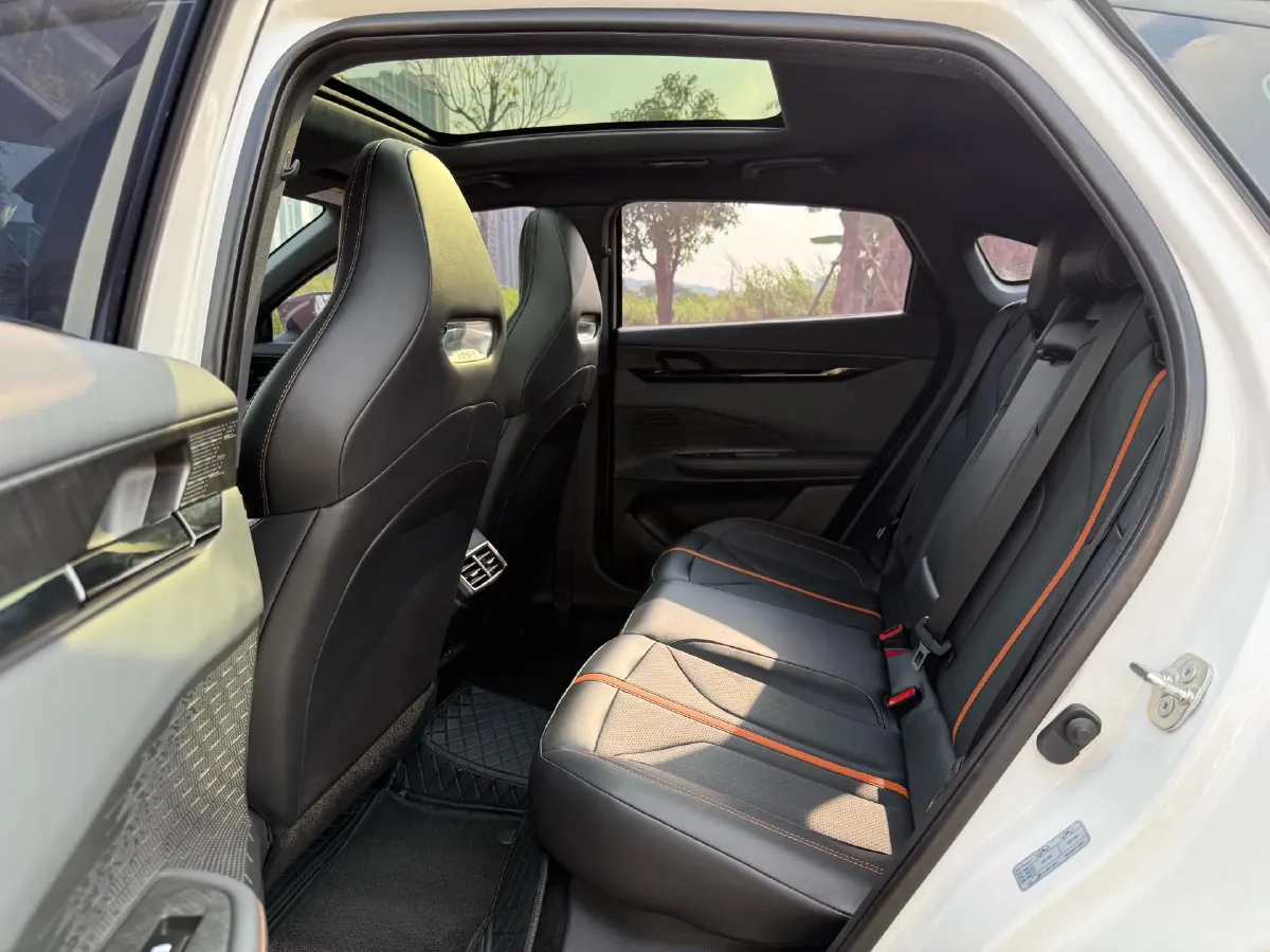 2024 ChangAn UNI-V 1.5T 188HP L4 7DCT,autocango,china used car exporter,china ev exporter,chinese used car exporter,chinese used ev exporter