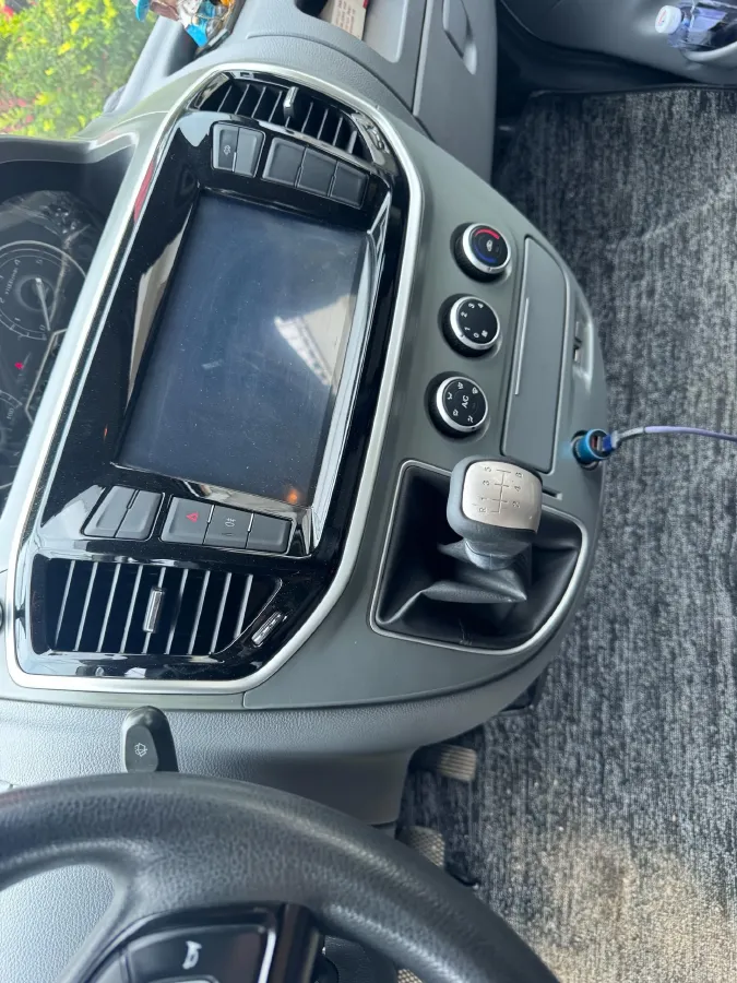 2019 MAXUS XinTu V80 2.0T 139HP L4 6MT,autocango,china used car exporter,china ev exporter,chinese used car exporter,chinese used ev exporter