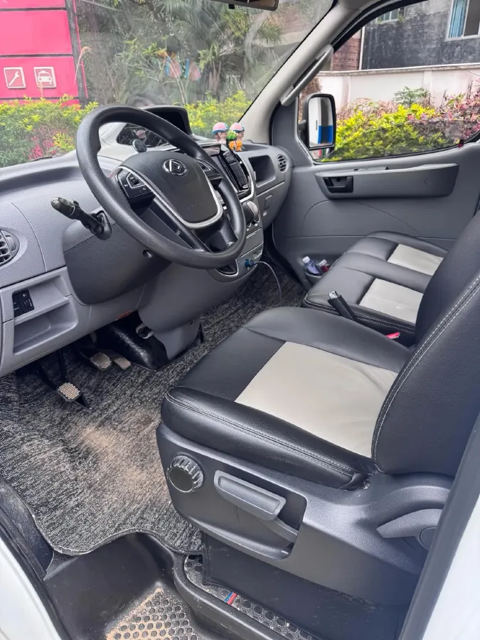 2019 MAXUS XinTu V80 2.0T 139HP L4 6MT,autocango,china used car exporter,china ev exporter,chinese used car exporter,chinese used ev exporter