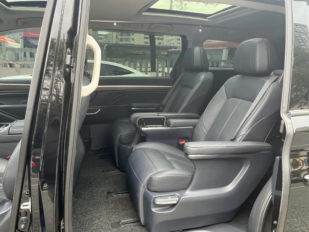 2021 GAC Trumpchi M8 2.0T 252HP L4 8AT,autocango,china used car exporter,china ev exporter,chinese used car exporter,chinese used ev exporter