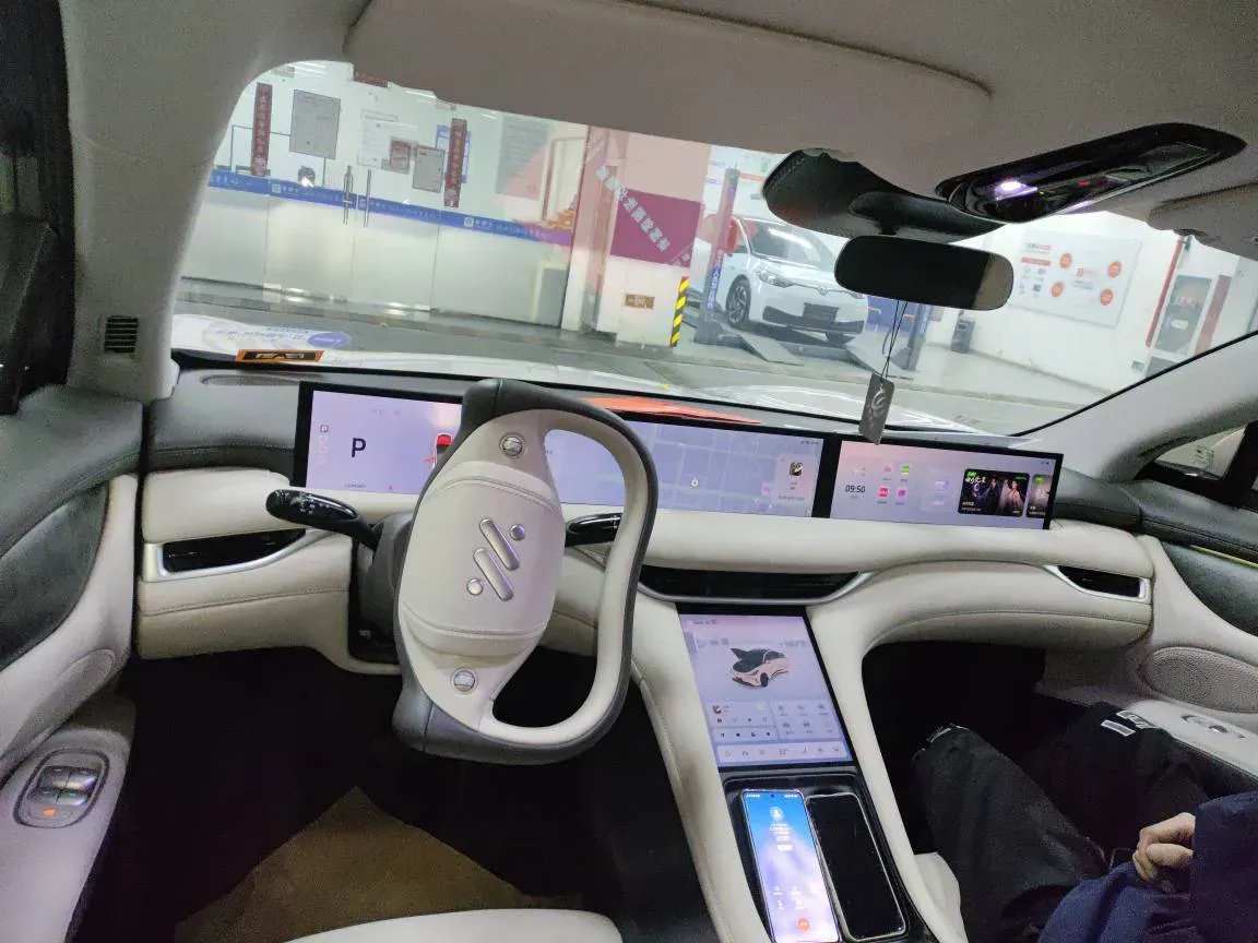 2023 IM LS6 BEV 71KWH,autocango,china used car exporter,china ev exporter,chinese used car exporter,chinese used ev exporter