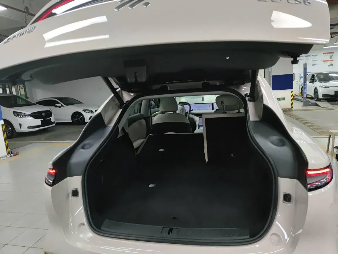 2023 IM LS6 BEV 71KWH,autocango,china used car exporter,china ev exporter,chinese used car exporter,chinese used ev exporter