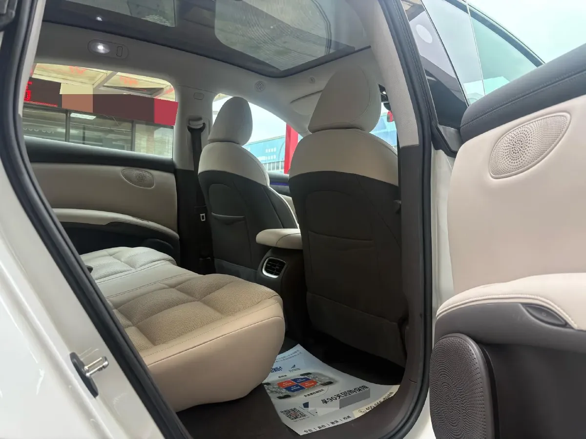 2023 IM LS6 BEV 71KWH,autocango,china used car exporter,china ev exporter,chinese used car exporter,chinese used ev exporter