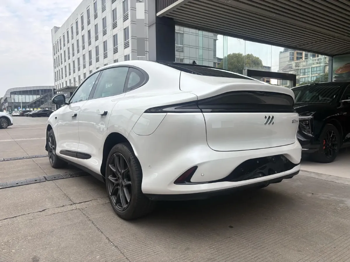 2023 IM LS6 BEV 71KWH,autocango,china used car exporter,china ev exporter,chinese used car exporter,chinese used ev exporter