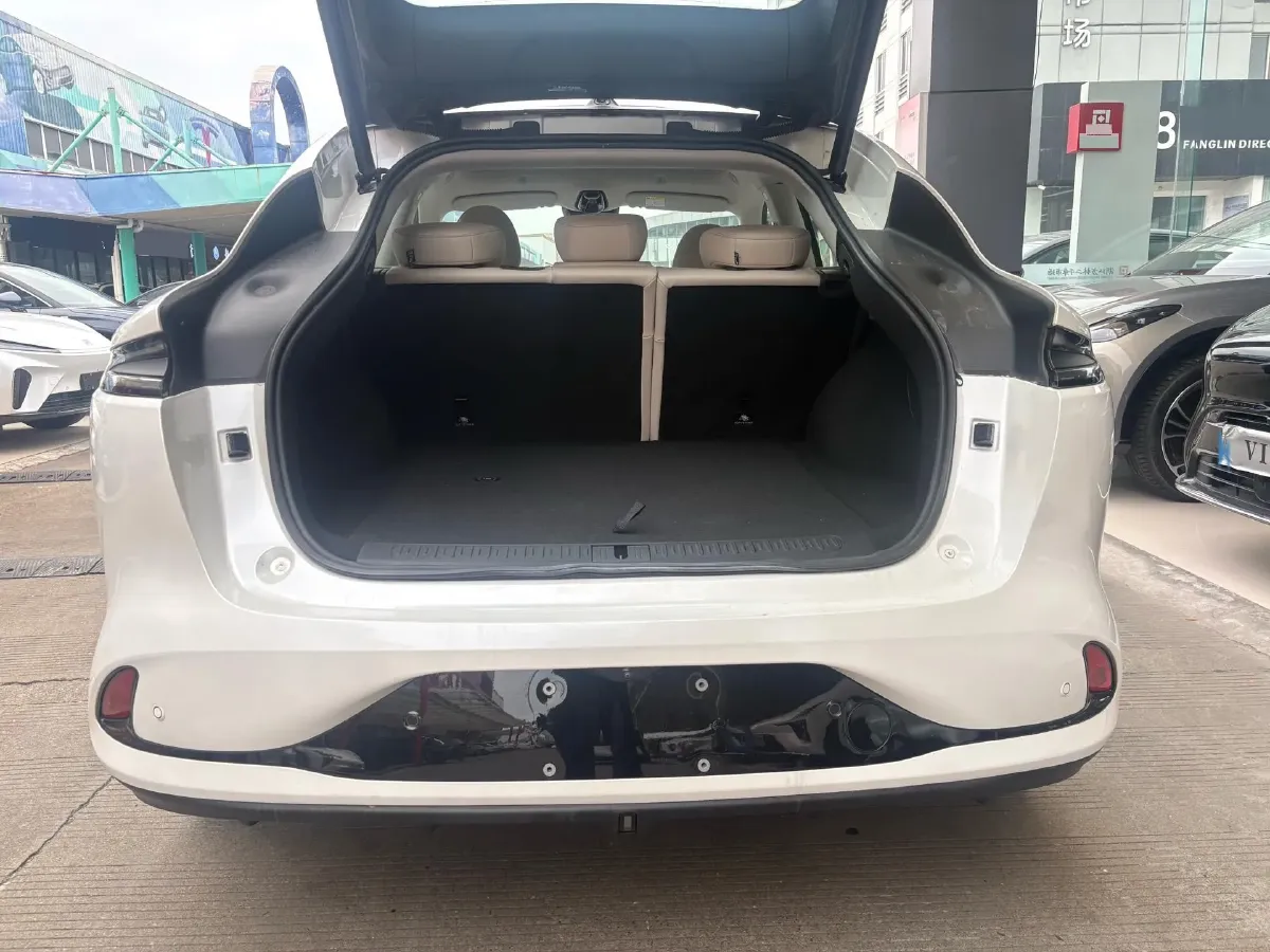 2023 IM LS6 BEV 71KWH,autocango,china used car exporter,china ev exporter,chinese used car exporter,chinese used ev exporter