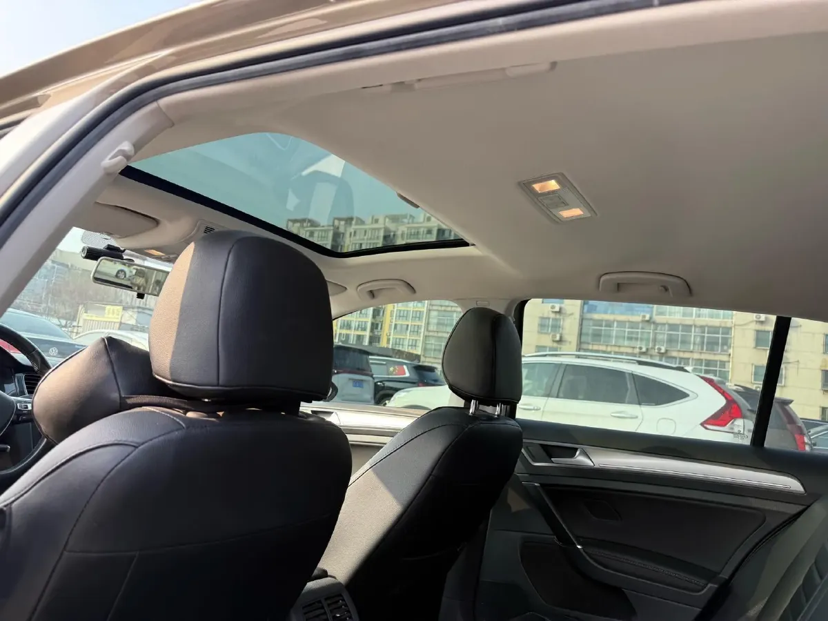 2018 Volkswagen Golf 1.6L 110HP L4 6AT,autocango,china used car exporter,china ev exporter,chinese used car exporter,chinese used ev exporter