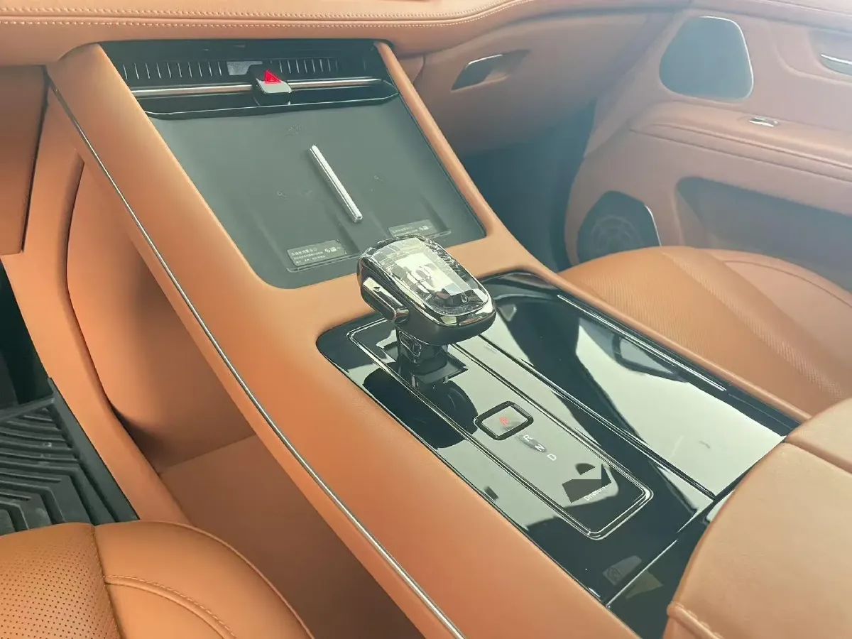 2024 AITO AITO M7 1.5T 152HP L4 REEV 42KWH,autocango,china used car exporter,china ev exporter,chinese used car exporter,chinese used ev exporter