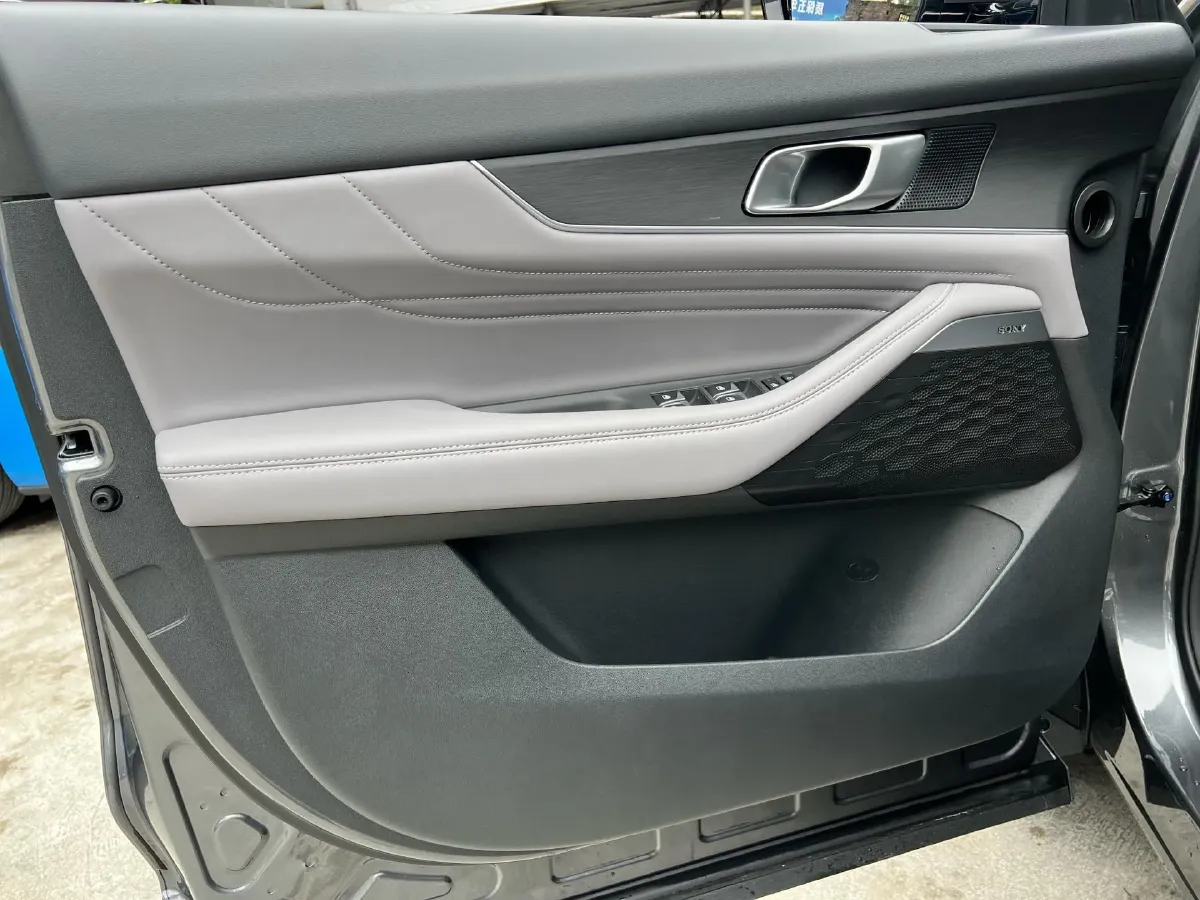 2023 ChangAn UNI-K iDD 1.5T 170HP L4 6TCT PHEV 28.39KWH,autocango,china used car exporter,china ev exporter,chinese used car exporter,chinese used ev exporter