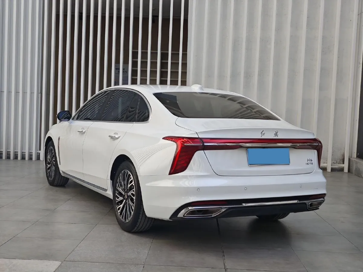 2024 HongQi H5 2.0T 224HP L4 8AT,autocango,china used car exporter,china ev exporter,chinese used car exporter,chinese used ev exporter