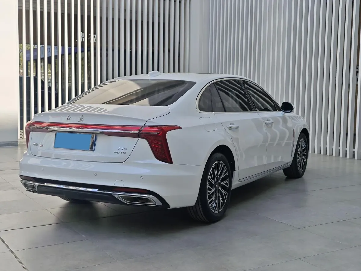 2024 HongQi H5 2.0T 224HP L4 8AT,autocango,china used car exporter,china ev exporter,chinese used car exporter,chinese used ev exporter