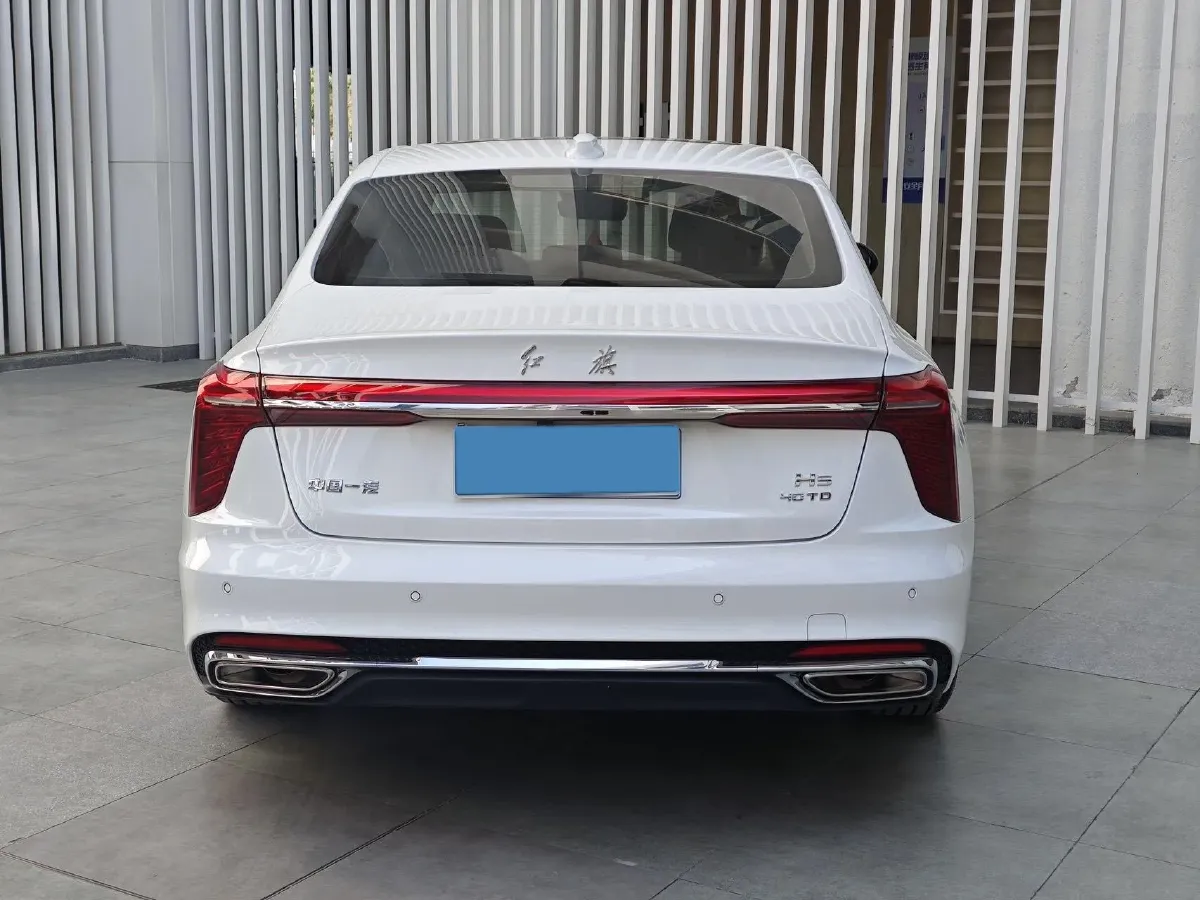 2024 HongQi H5 2.0T 224HP L4 8AT,autocango,china used car exporter,china ev exporter,chinese used car exporter,chinese used ev exporter