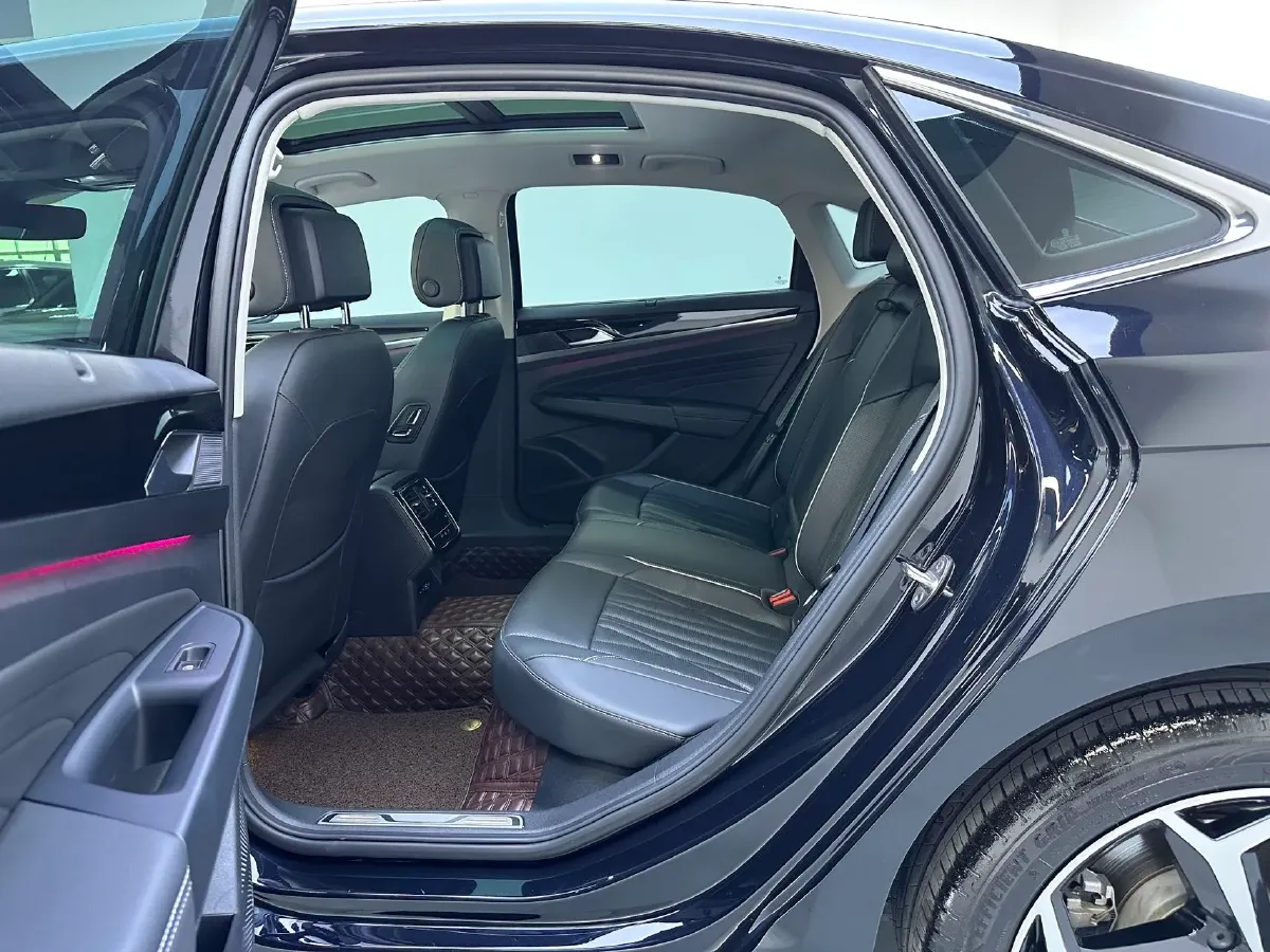 2023 Volkswagen Passat 2.0T 186HP L4 7DCT,autocango,china used car exporter,china ev exporter,chinese used car exporter,chinese used ev exporter