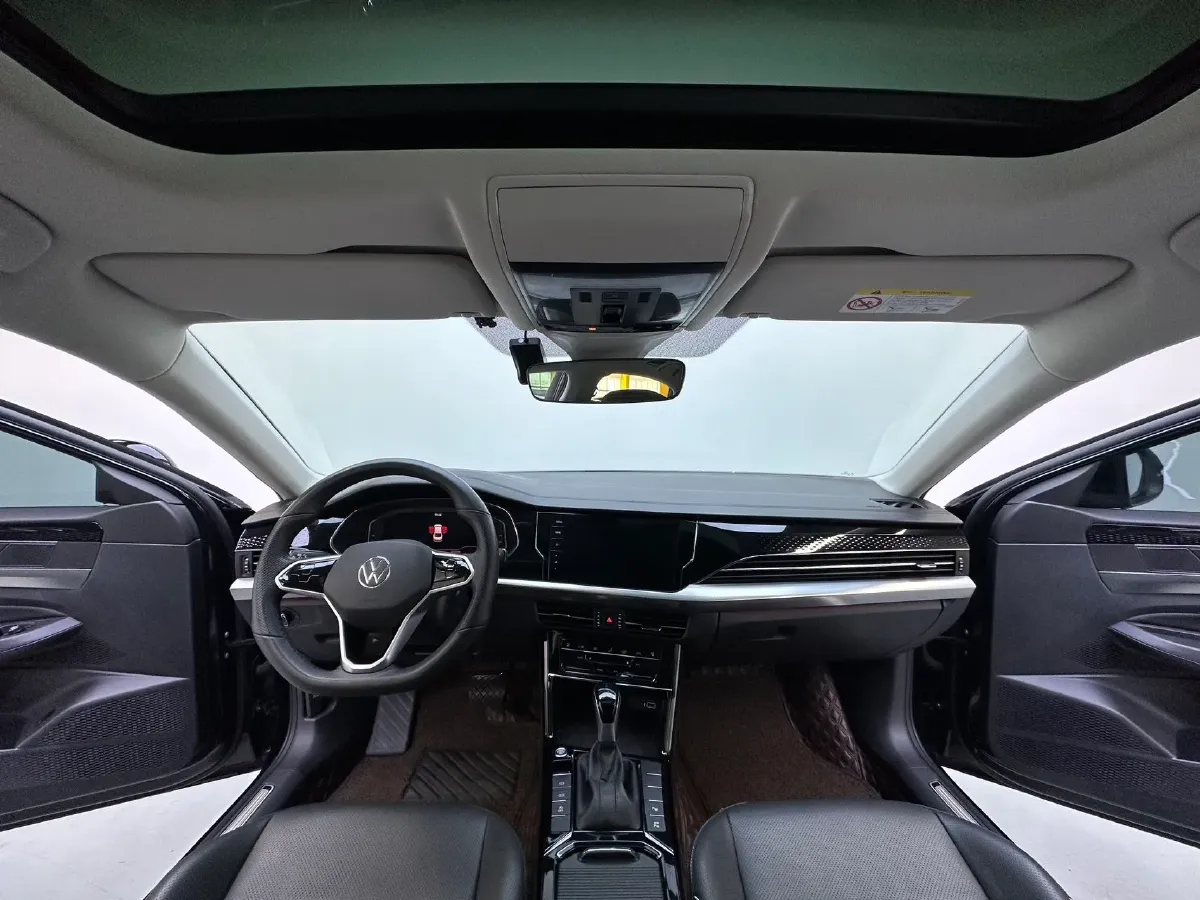 2023 Volkswagen Passat 2.0T 186HP L4 7DCT,autocango,china used car exporter,china ev exporter,chinese used car exporter,chinese used ev exporter