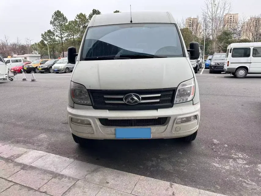 2021 MAXUS XinTu V80 2.0T 127HP L4 6MT,autocango,china used car exporter,china ev exporter,chinese used car exporter,chinese used ev exporter