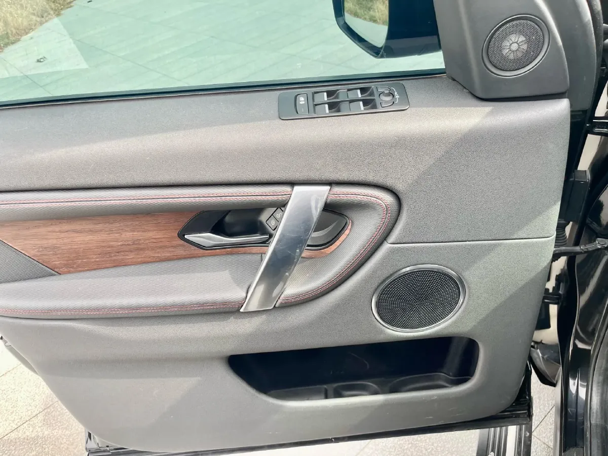 2020 Land Rover Discovery Sport 2.0T 249HP L4 9AT,autocango,china used car exporter,china ev exporter,chinese used car exporter,chinese used ev exporter