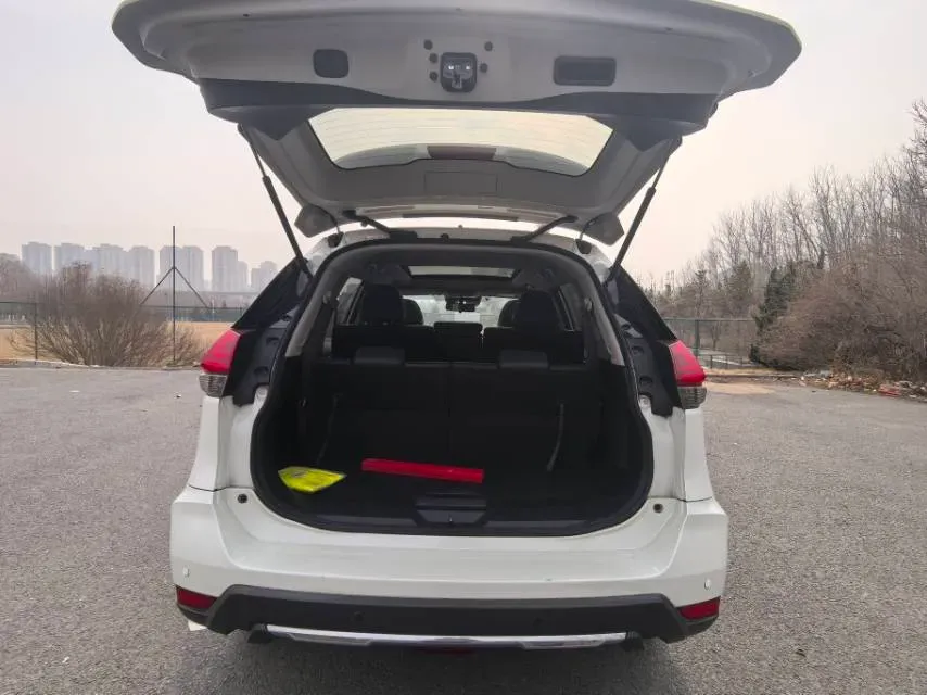 2021 Nissan X-Trail 2.0L 151HP L4 CVT,autocango,china used car exporter,china ev exporter,chinese used car exporter,chinese used ev exporter