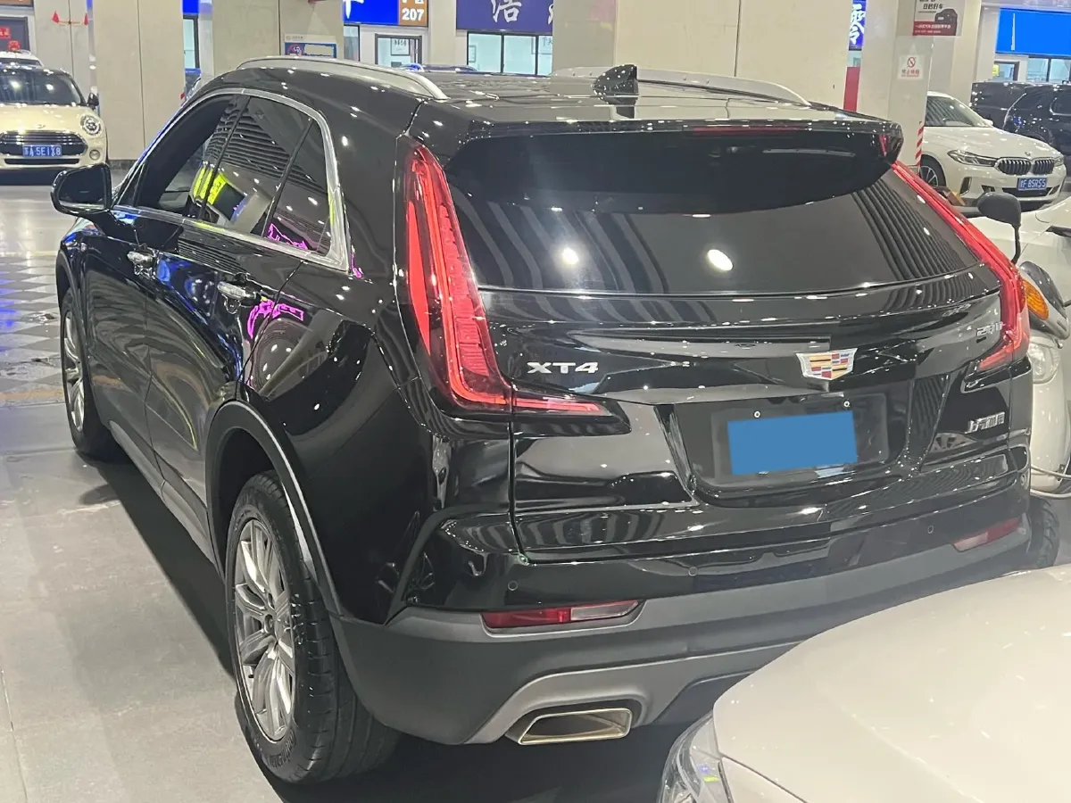 2022 Cadillac XT4 2.0T 237HP L4 9AT,autocango,china used car exporter,china ev exporter,chinese used car exporter,chinese used ev exporter