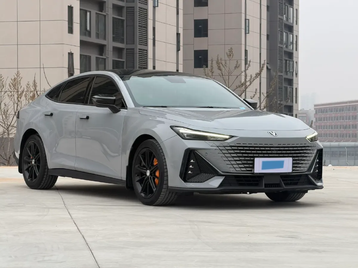 2022 ChangAn UNI-V 1.5T 188HP L4 7DCT,autocango,china used car exporter,china ev exporter,chinese used car exporter,chinese used ev exporter