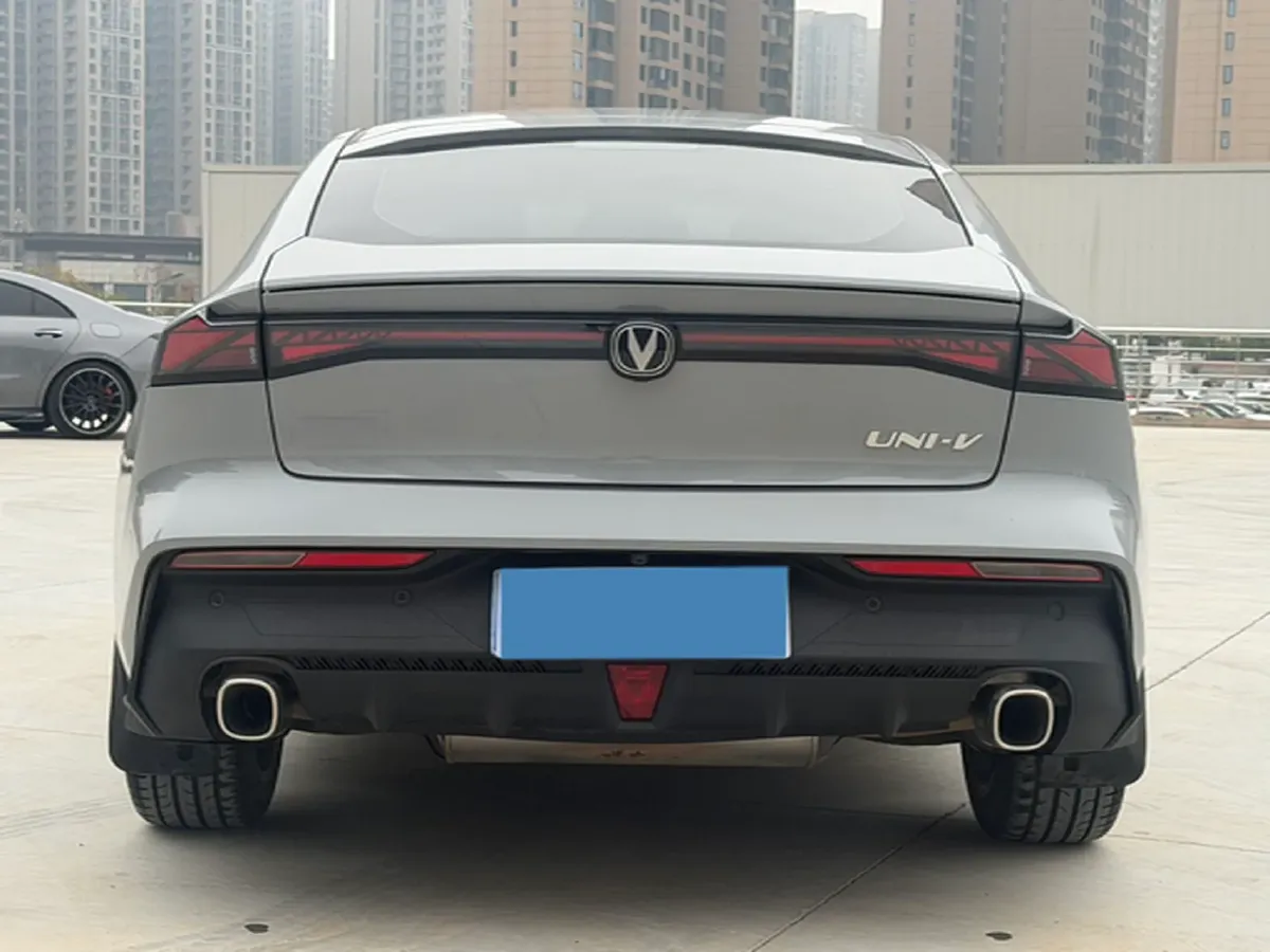 2022 ChangAn UNI-V 1.5T 188HP L4 7DCT,autocango,china used car exporter,china ev exporter,chinese used car exporter,chinese used ev exporter