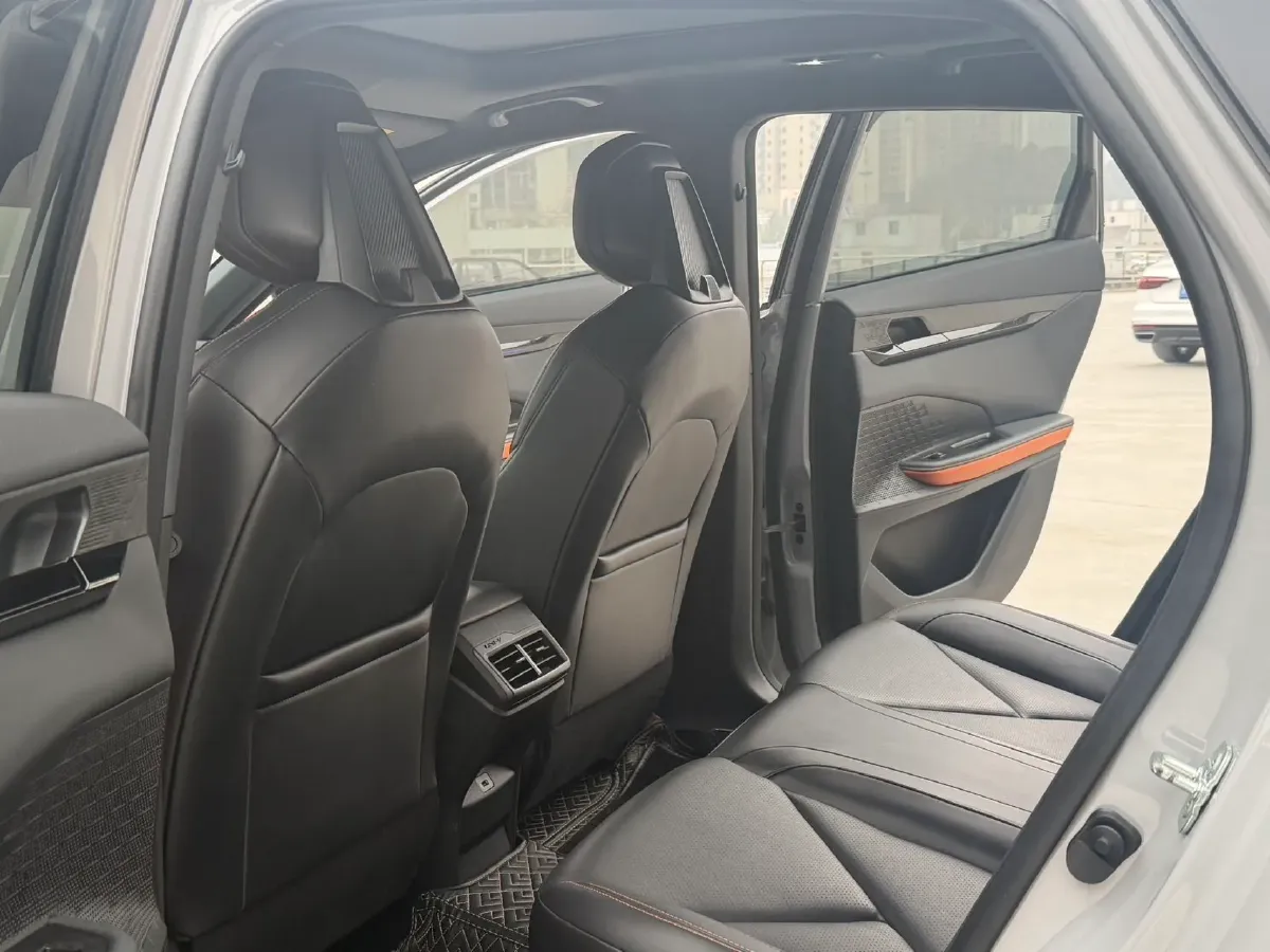 2022 ChangAn UNI-V 1.5T 188HP L4 7DCT,autocango,china used car exporter,china ev exporter,chinese used car exporter,chinese used ev exporter