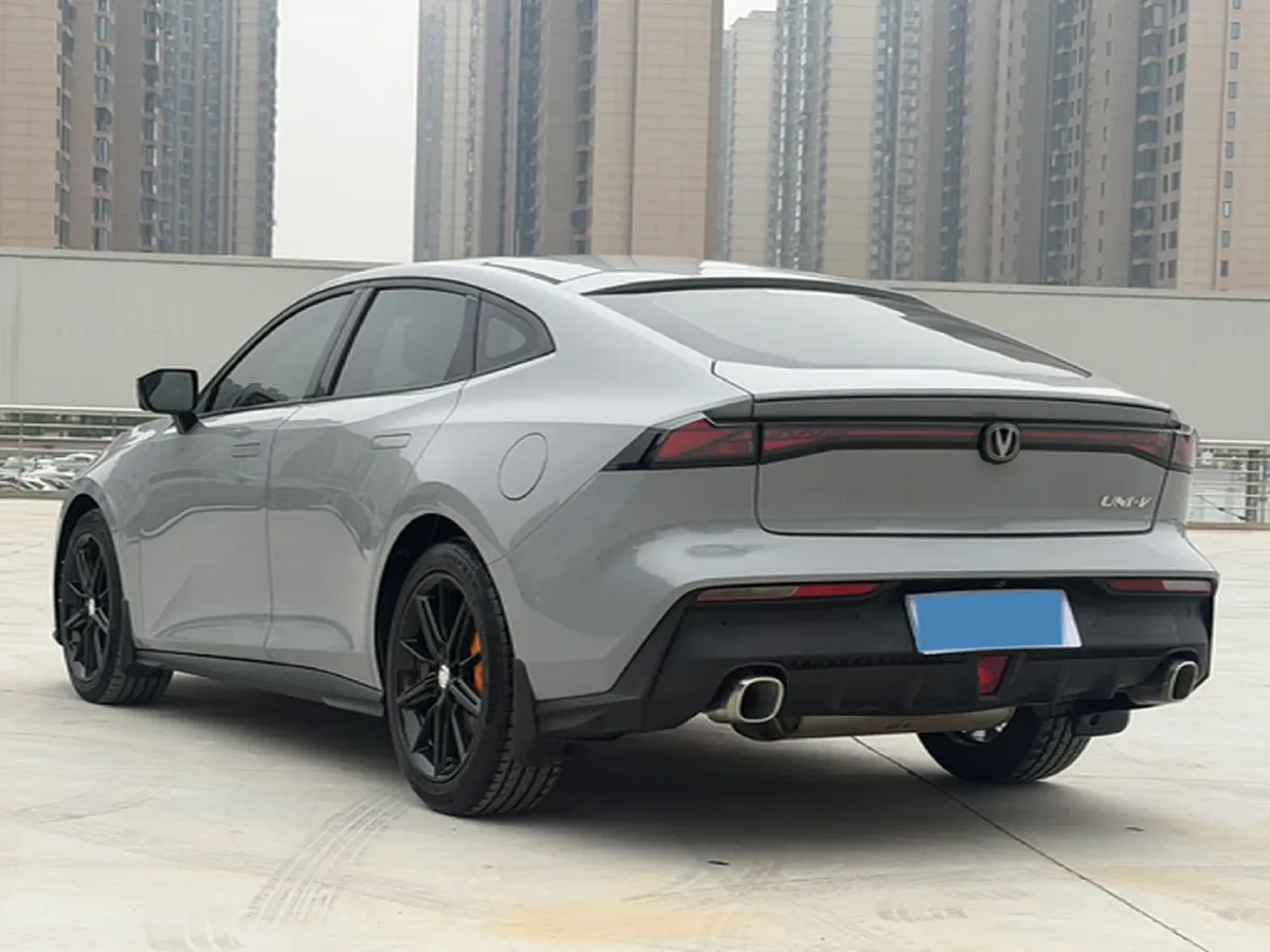 2022 ChangAn UNI-V 1.5T 188HP L4 7DCT,autocango,china used car exporter,china ev exporter,chinese used car exporter,chinese used ev exporter