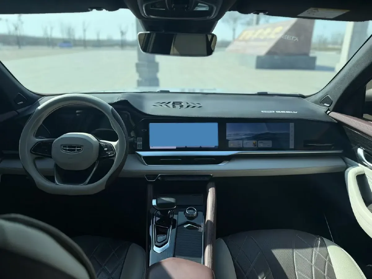 2021 Geely Monjaro 2.0T 218HP L4 7DCT,autocango,china used car exporter,china ev exporter,chinese used car exporter,chinese used ev exporter