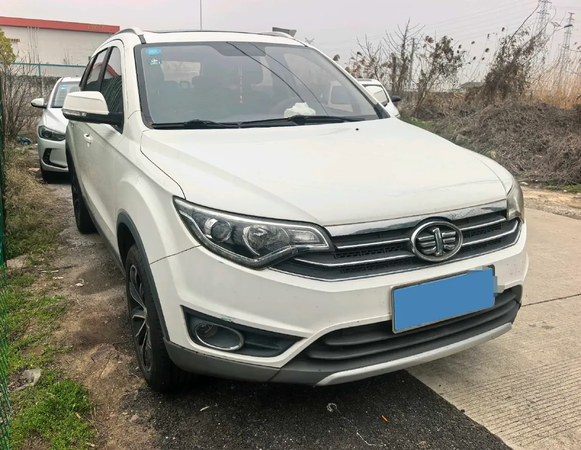 2017 FAW Senia R7 1.6L 116HP L4 5MT,autocango,china used car exporter,china ev exporter,chinese used car exporter,chinese used ev exporter
