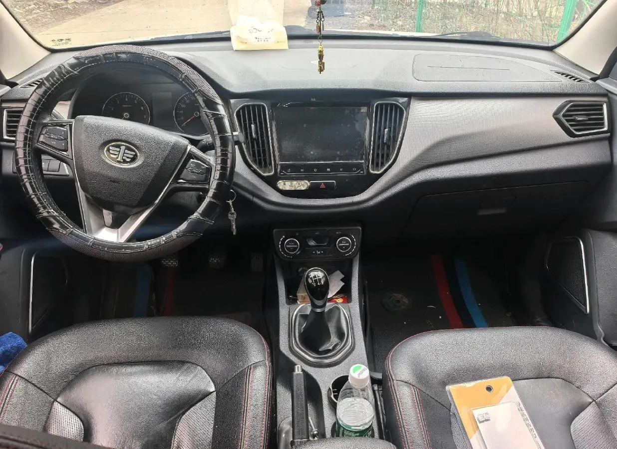 2017 FAW Senia R7 1.6L 116HP L4 5MT,autocango,china used car exporter,china ev exporter,chinese used car exporter,chinese used ev exporter