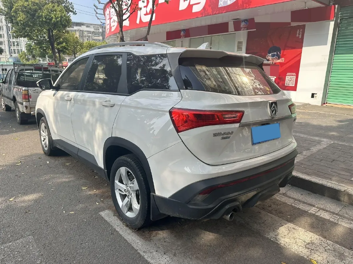 2018 BaoJun 530 1.5T 150HP L4 6MT,autocango,china used car exporter,china ev exporter,chinese used car exporter,chinese used ev exporter