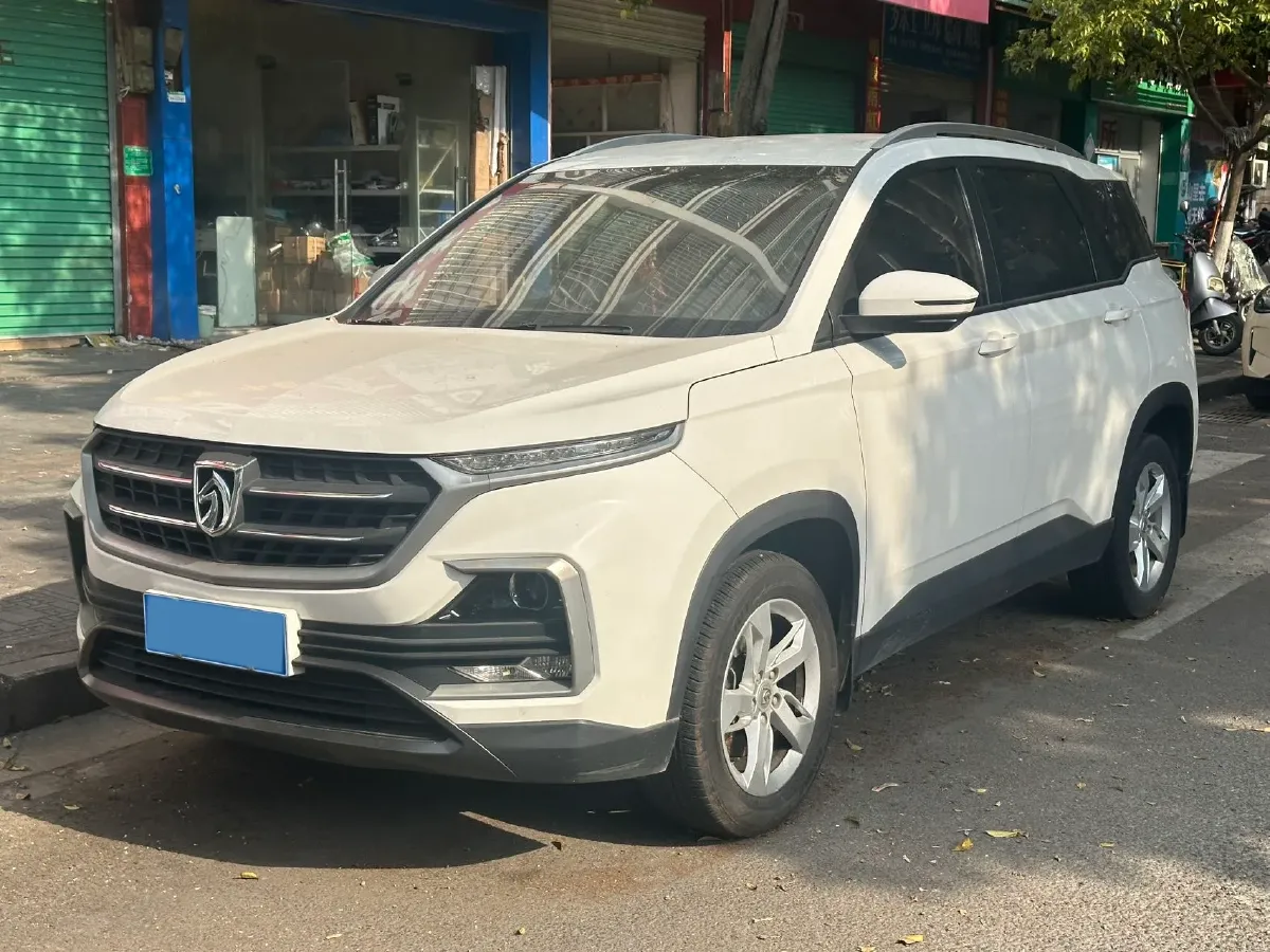 2018 BaoJun 530 1.5T 150HP L4 6MT,autocango,china used car exporter,china ev exporter,chinese used car exporter,chinese used ev exporter
