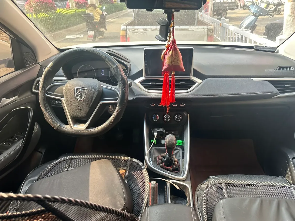 2018 BaoJun 530 1.5T 150HP L4 6MT,autocango,china used car exporter,china ev exporter,chinese used car exporter,chinese used ev exporter