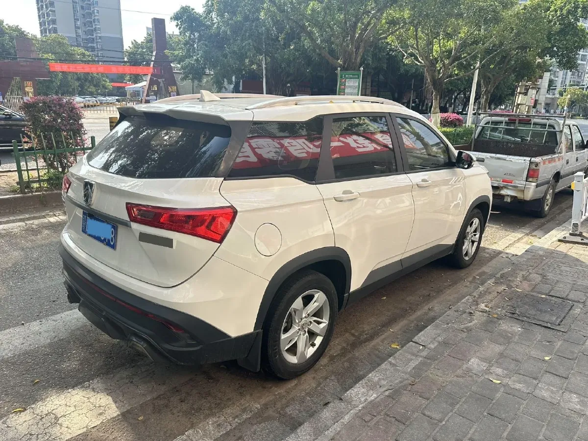 2018 BaoJun 530 1.5T 150HP L4 6MT,autocango,china used car exporter,china ev exporter,chinese used car exporter,chinese used ev exporter